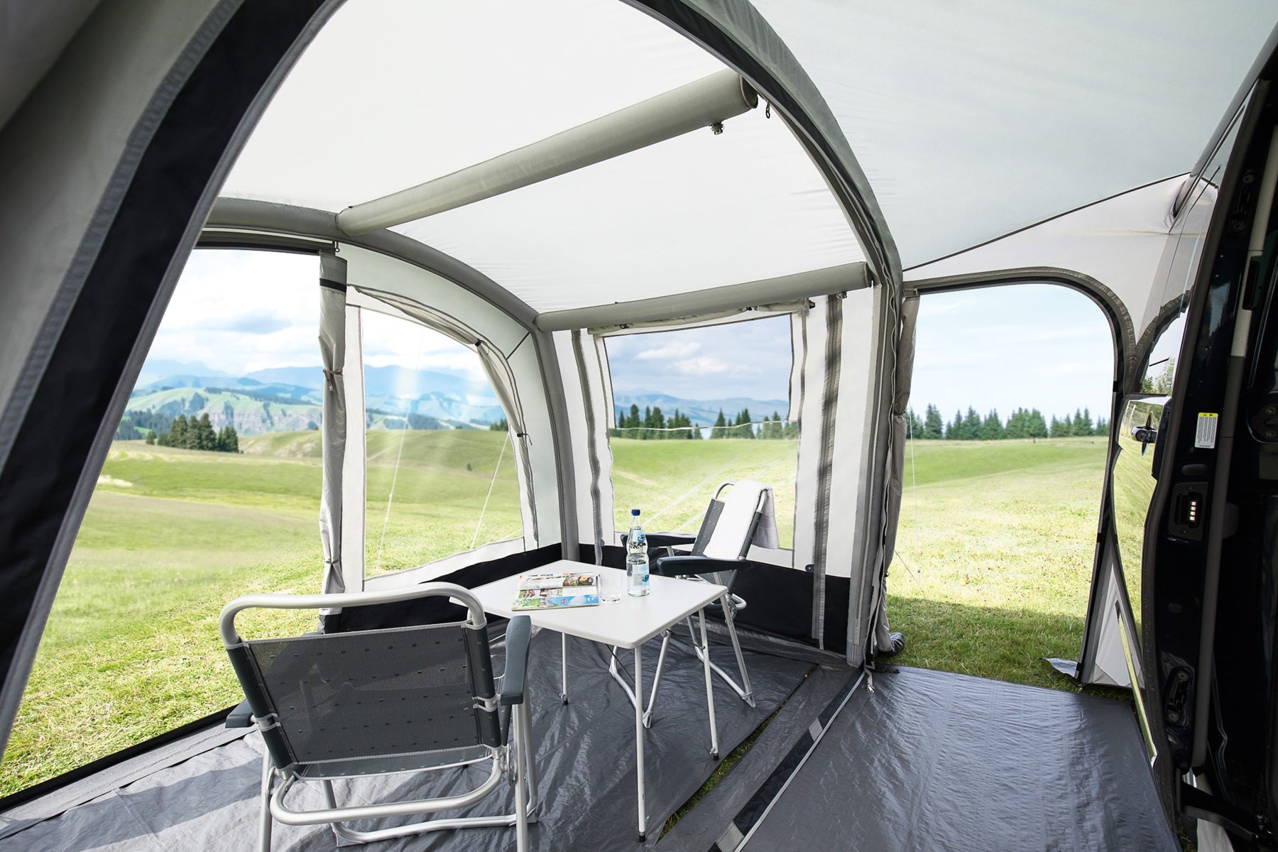 DWT Rodeo Air Luft-Busvorzelt für Campingbus & Van