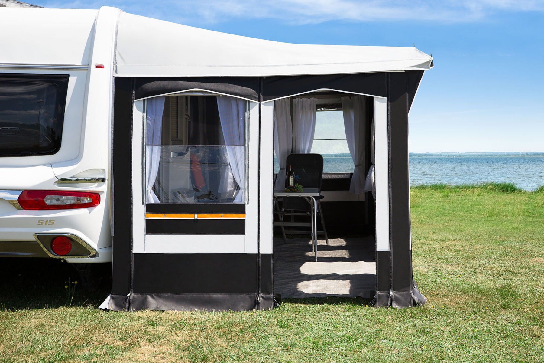 DWT Atelier Chalet mit Rundumdach Ganzjahres-Wohnwagenvorzelt