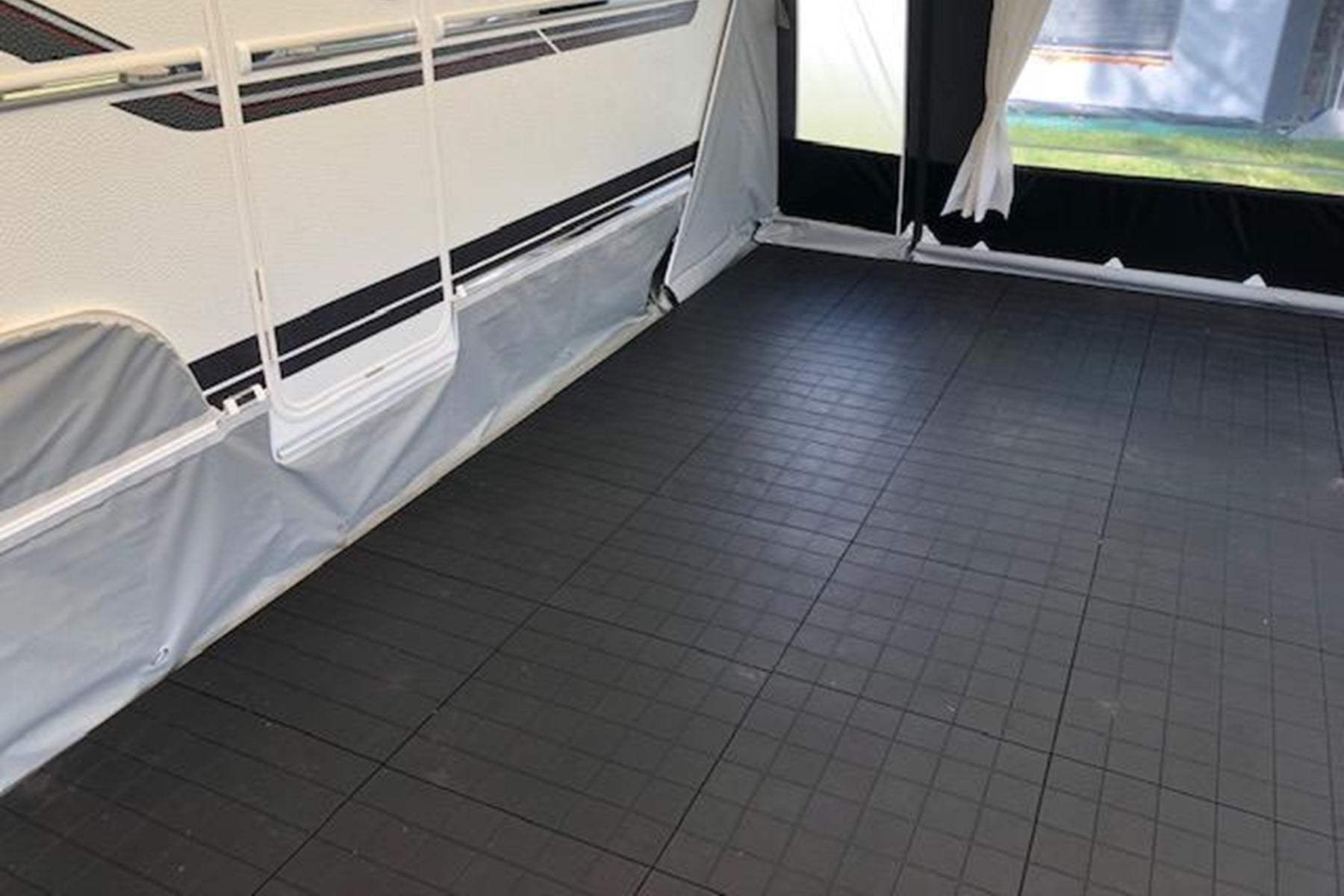 Isabella Floor Bodenplatte 50x50 cm – Vorzelt & Camping